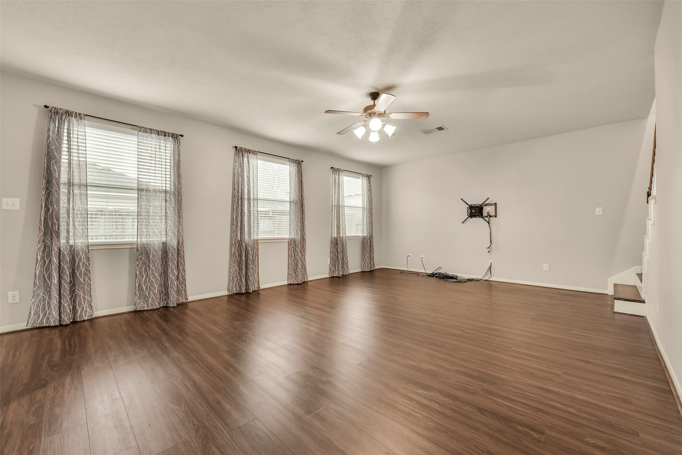 4602 E Meadow Drive Property Photo 3
