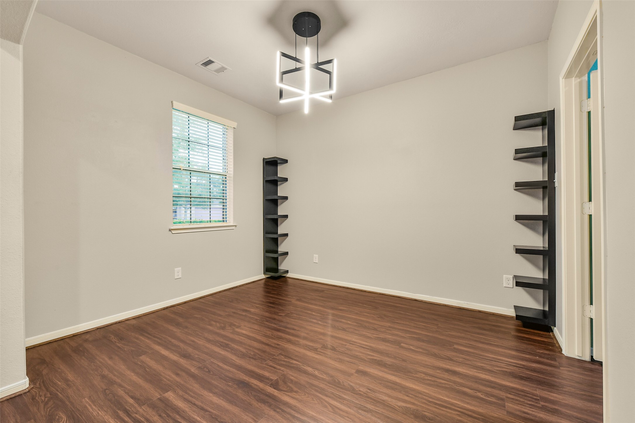 4602 E Meadow Drive Property Photo 5