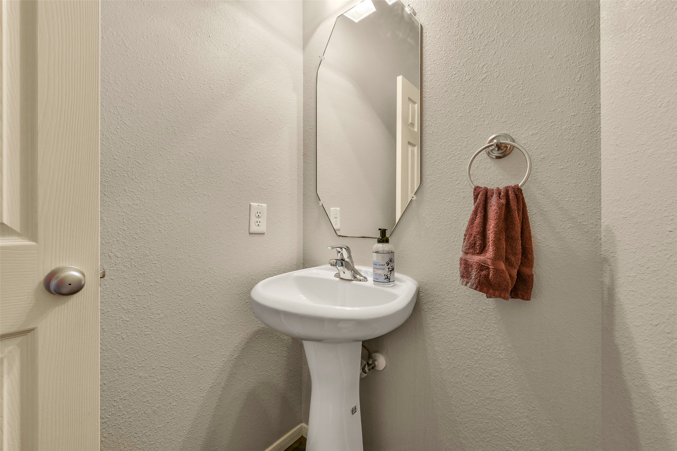 4602 E Meadow Drive Property Photo 12
