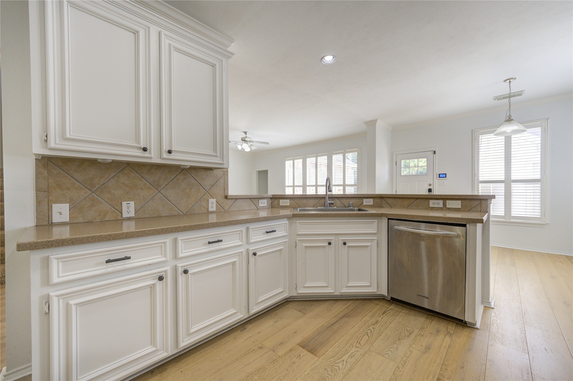 4426 Desert Cliff Court Property Photo 11
