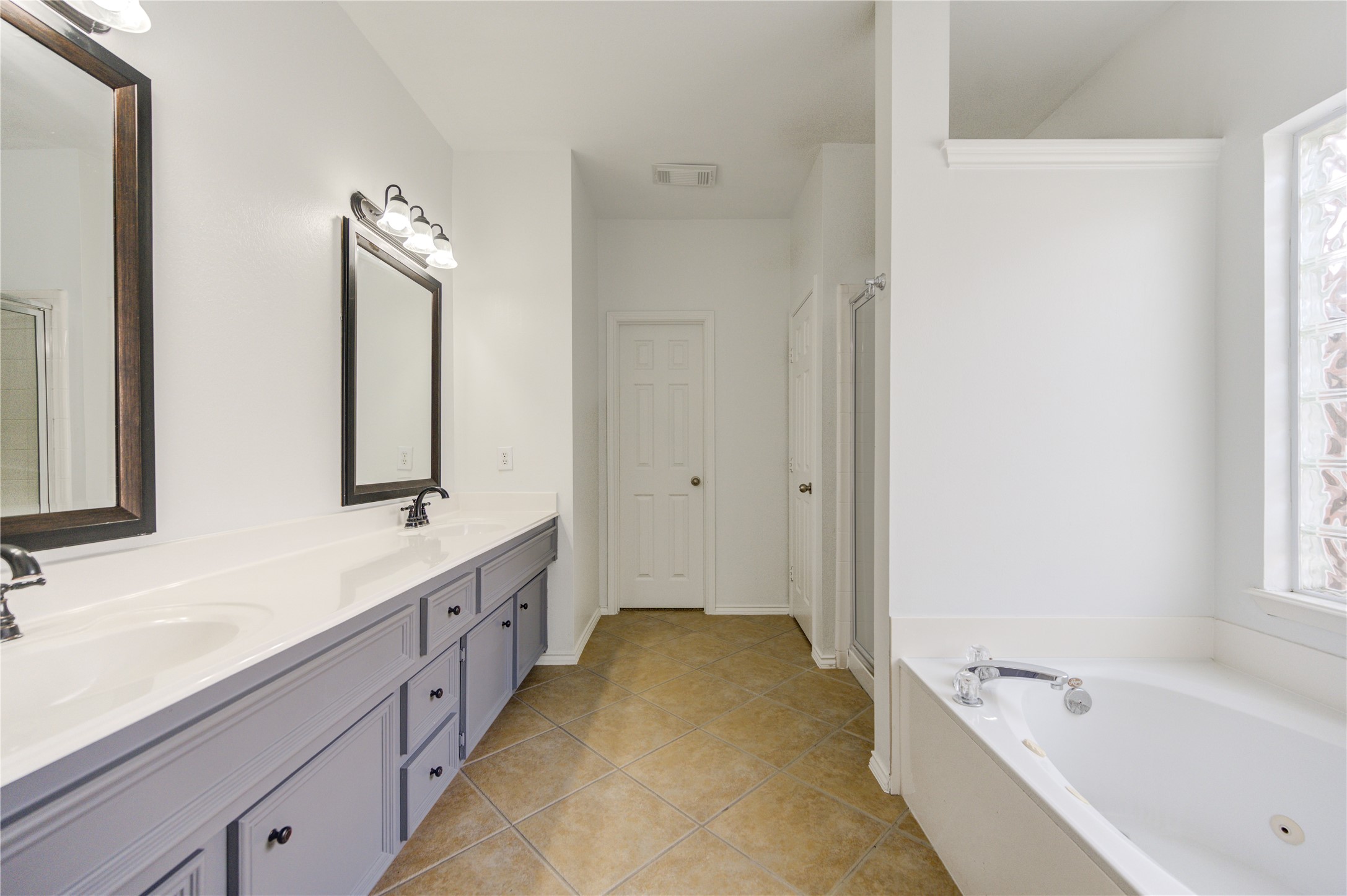 4426 Desert Cliff Court Property Photo 19