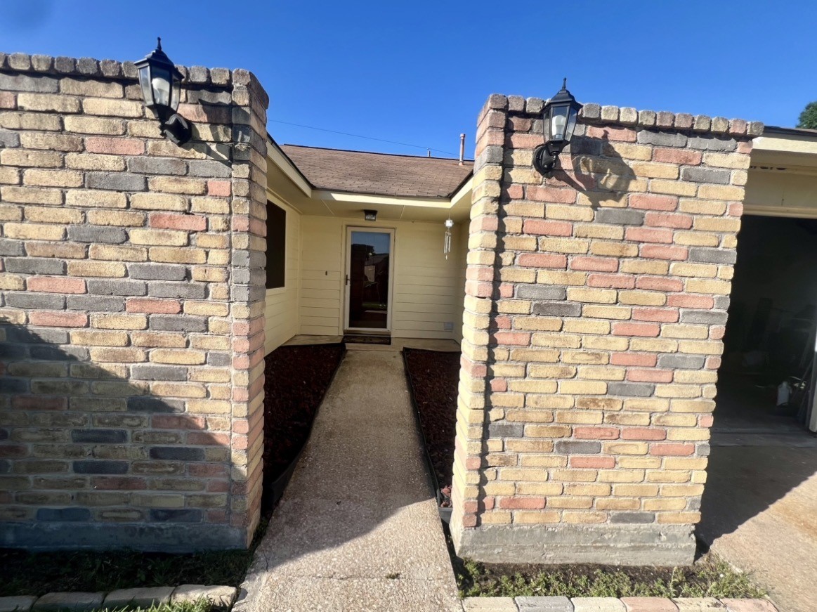 17010 Sunview Court Property Photo 2