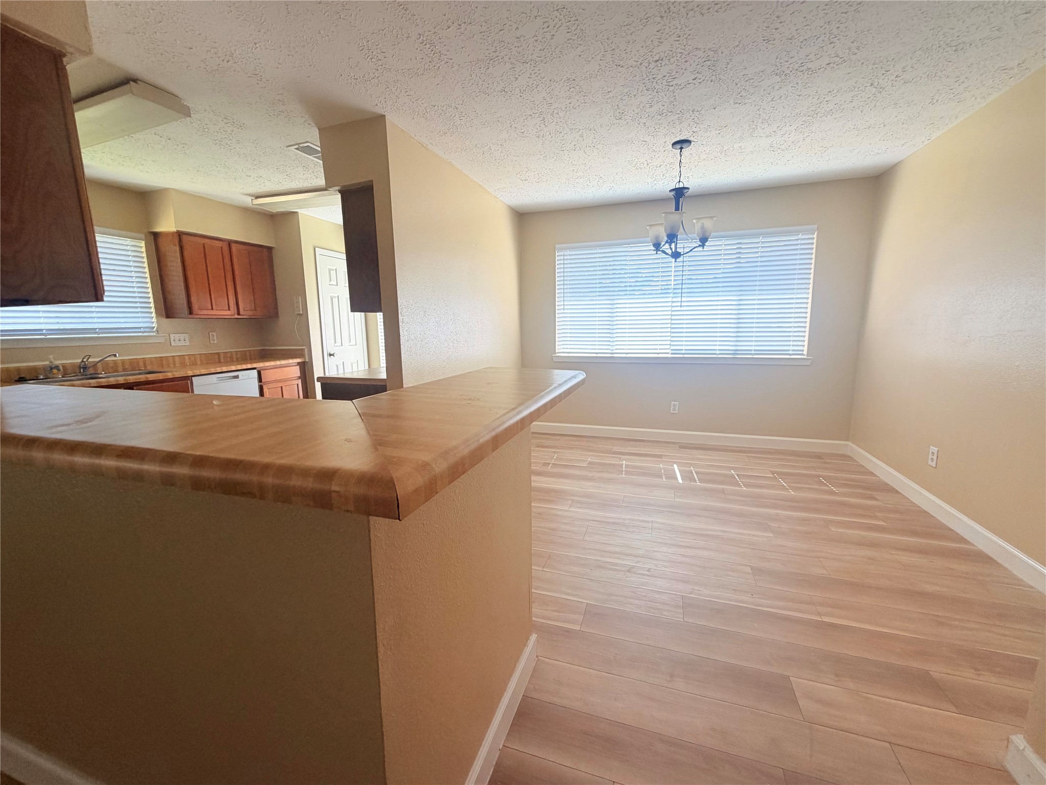 17010 Sunview Court Property Photo 6