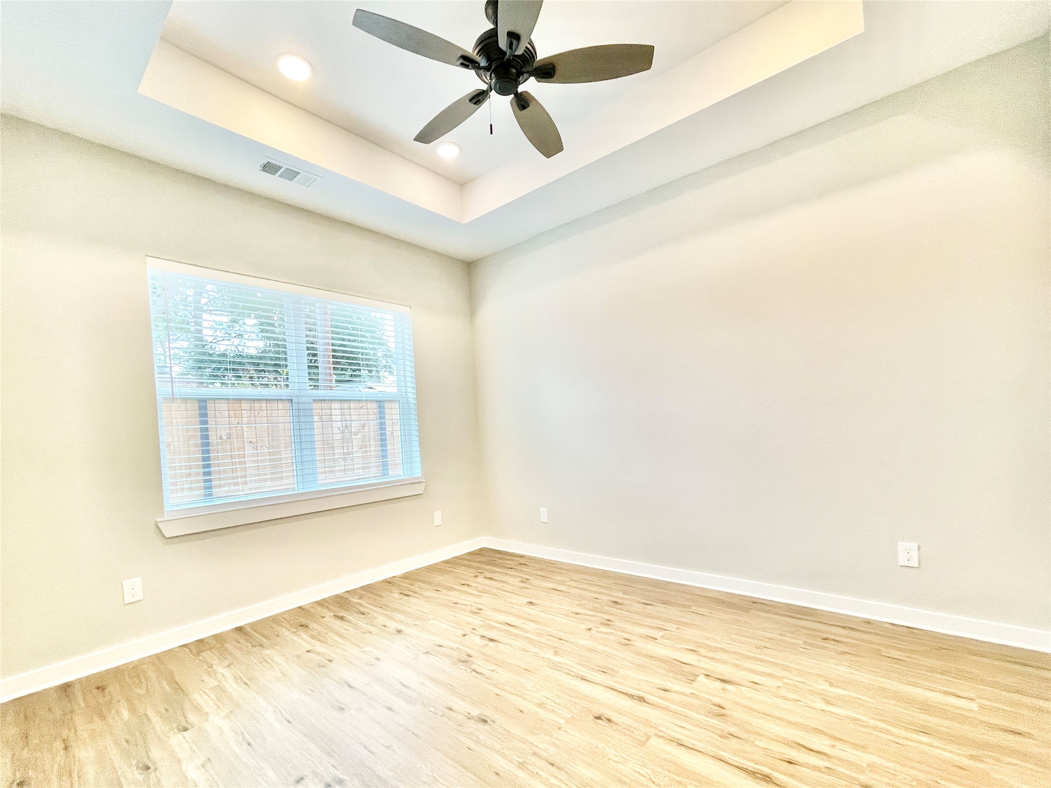 10317 Lake Road 4a Property Photo 12