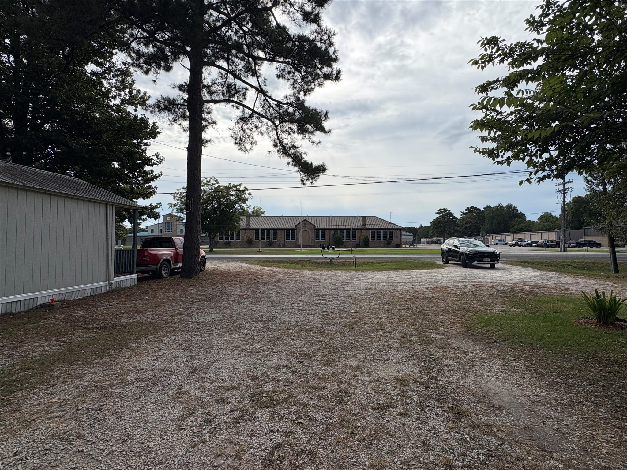 1490 S Byrd Ave Property Photo 4