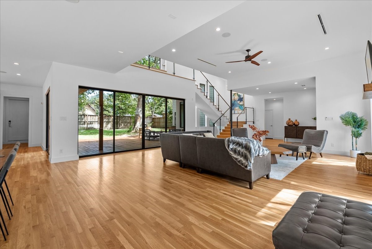 1418 Huge Oaks Property Photo 11