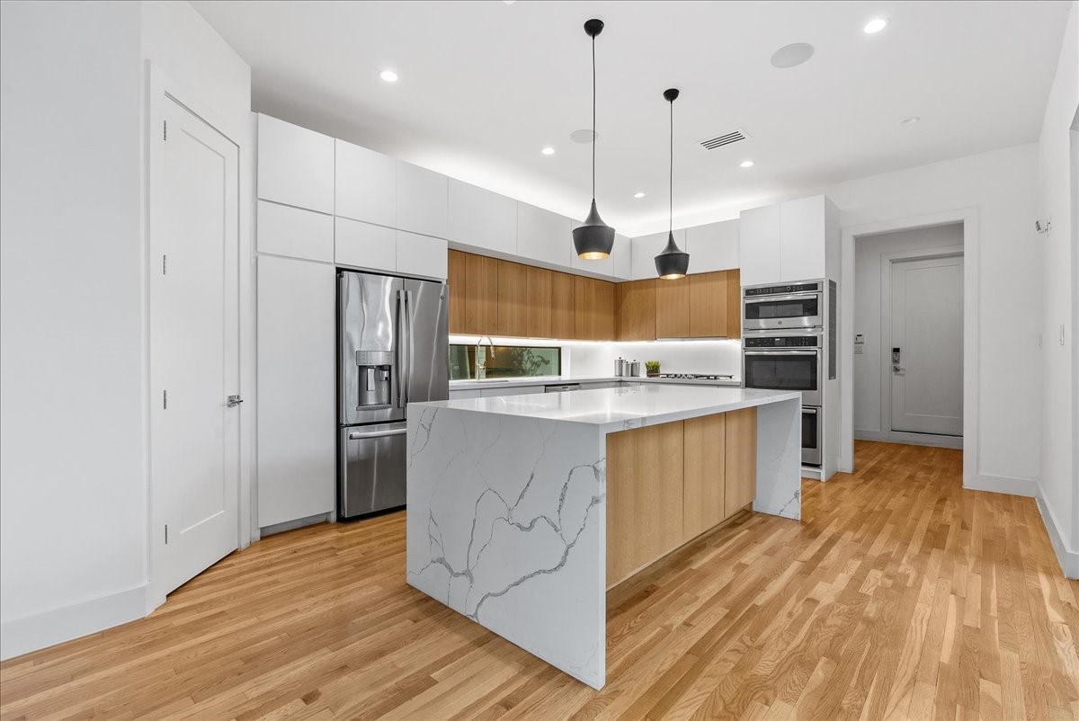 1418 Huge Oaks Property Photo 14
