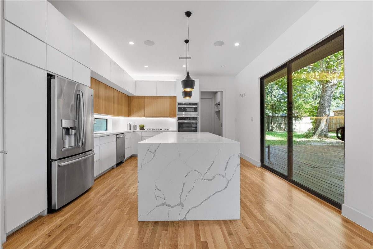 1418 Huge Oaks Property Photo 16