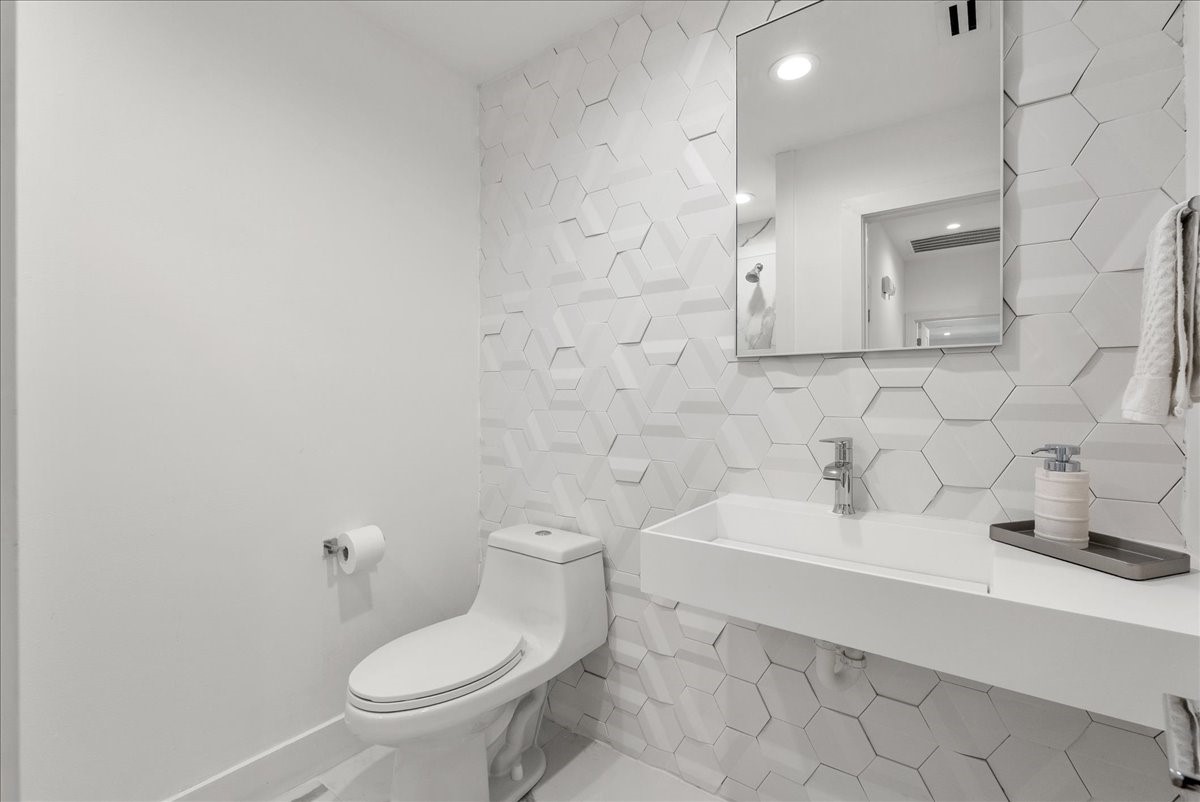 1418 Huge Oaks Property Photo 24