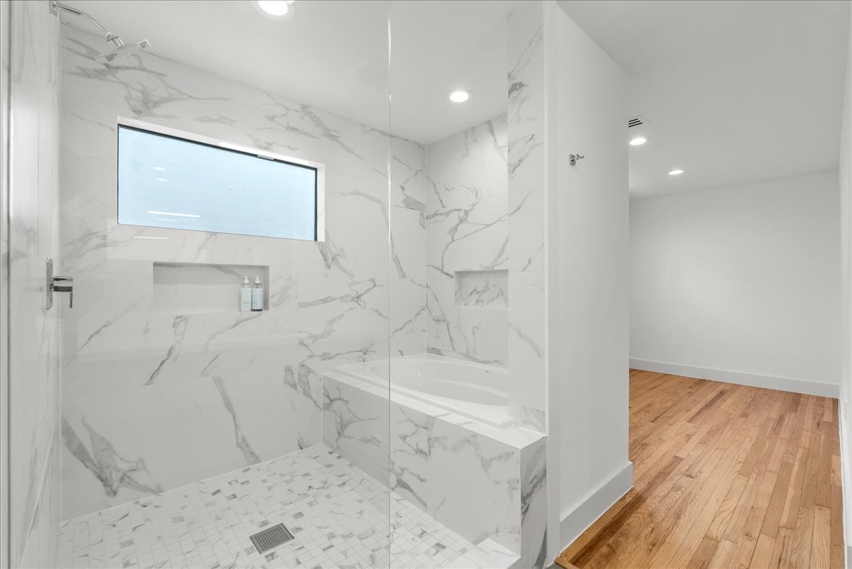1418 Huge Oaks Property Photo 28