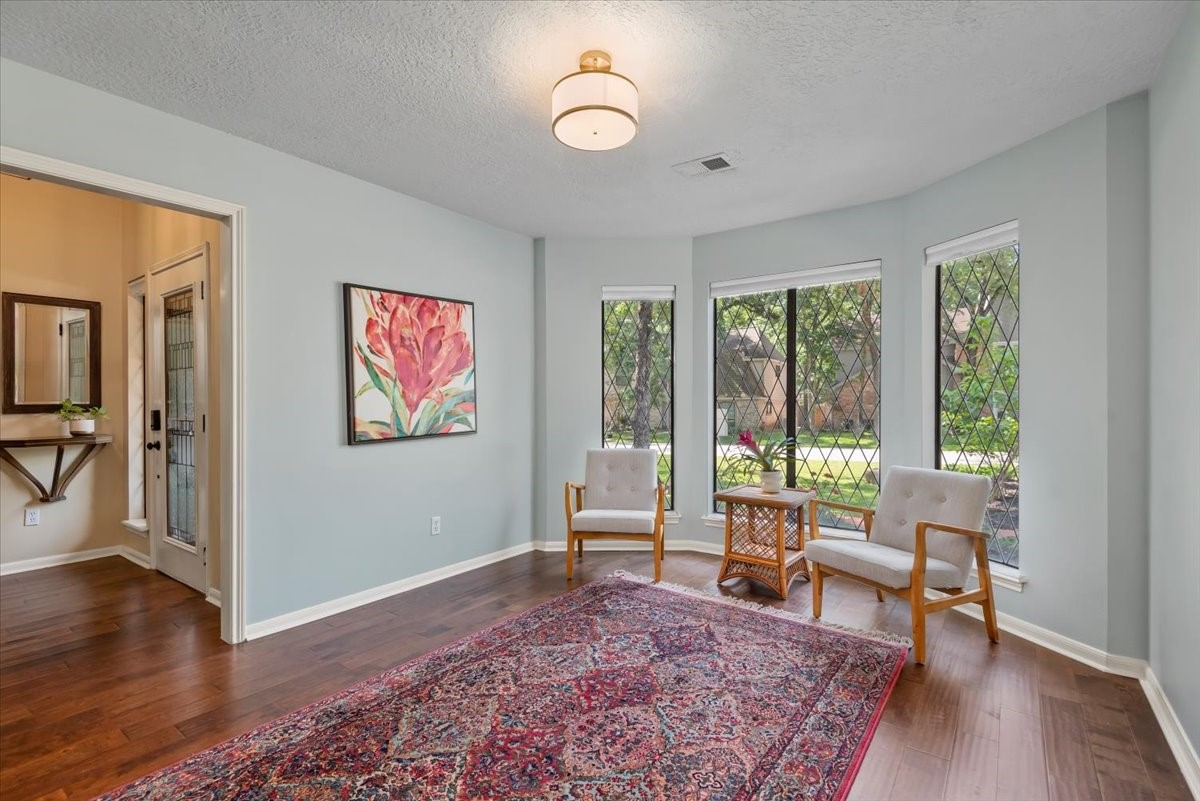 10 Cape Chestnut Drive Property Photo 8