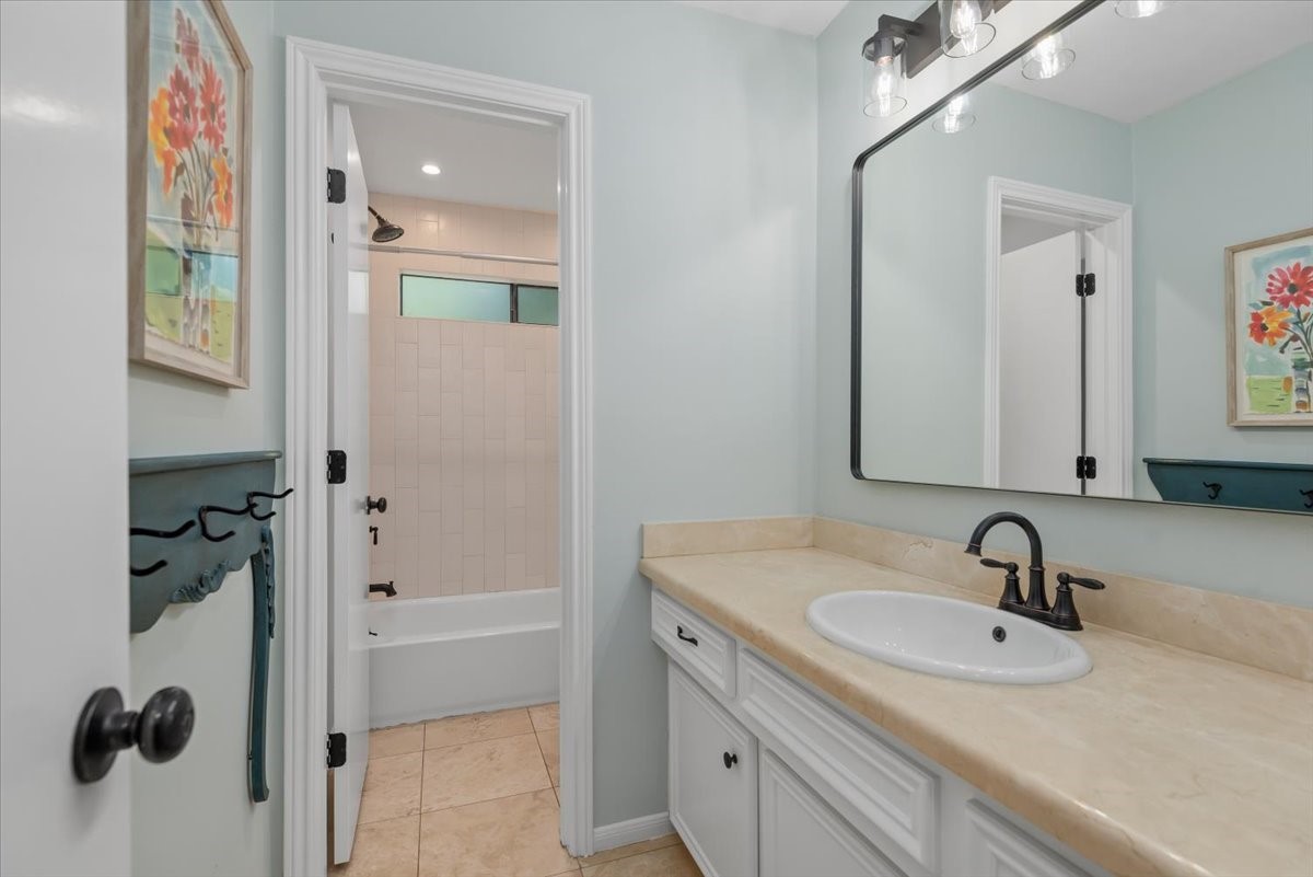 10 Cape Chestnut Drive Property Photo 22