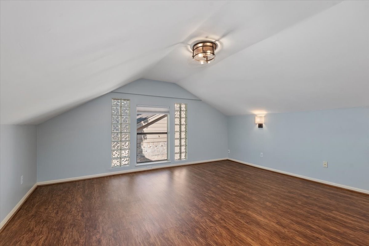 10 Cape Chestnut Drive Property Photo 24