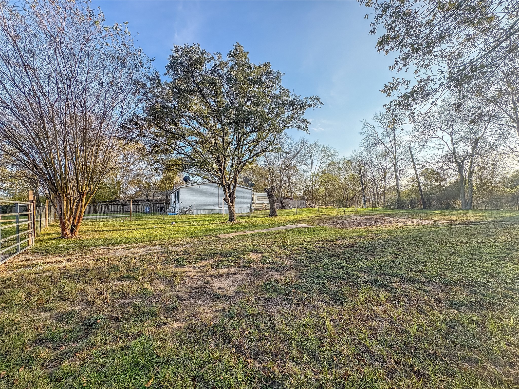 907 Westview Circle Property Photo 1
