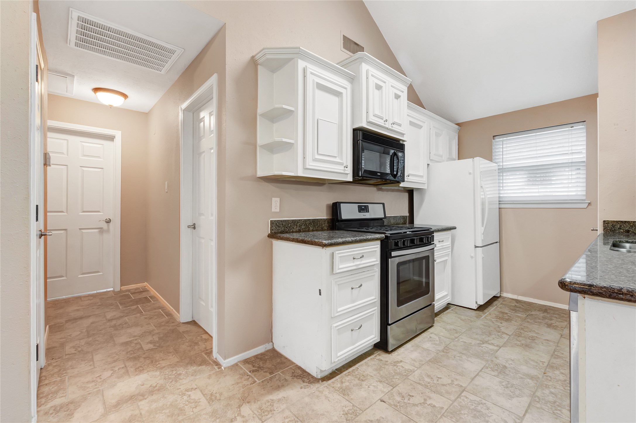 17018 Dusty Mill Drive W Property Photo 3