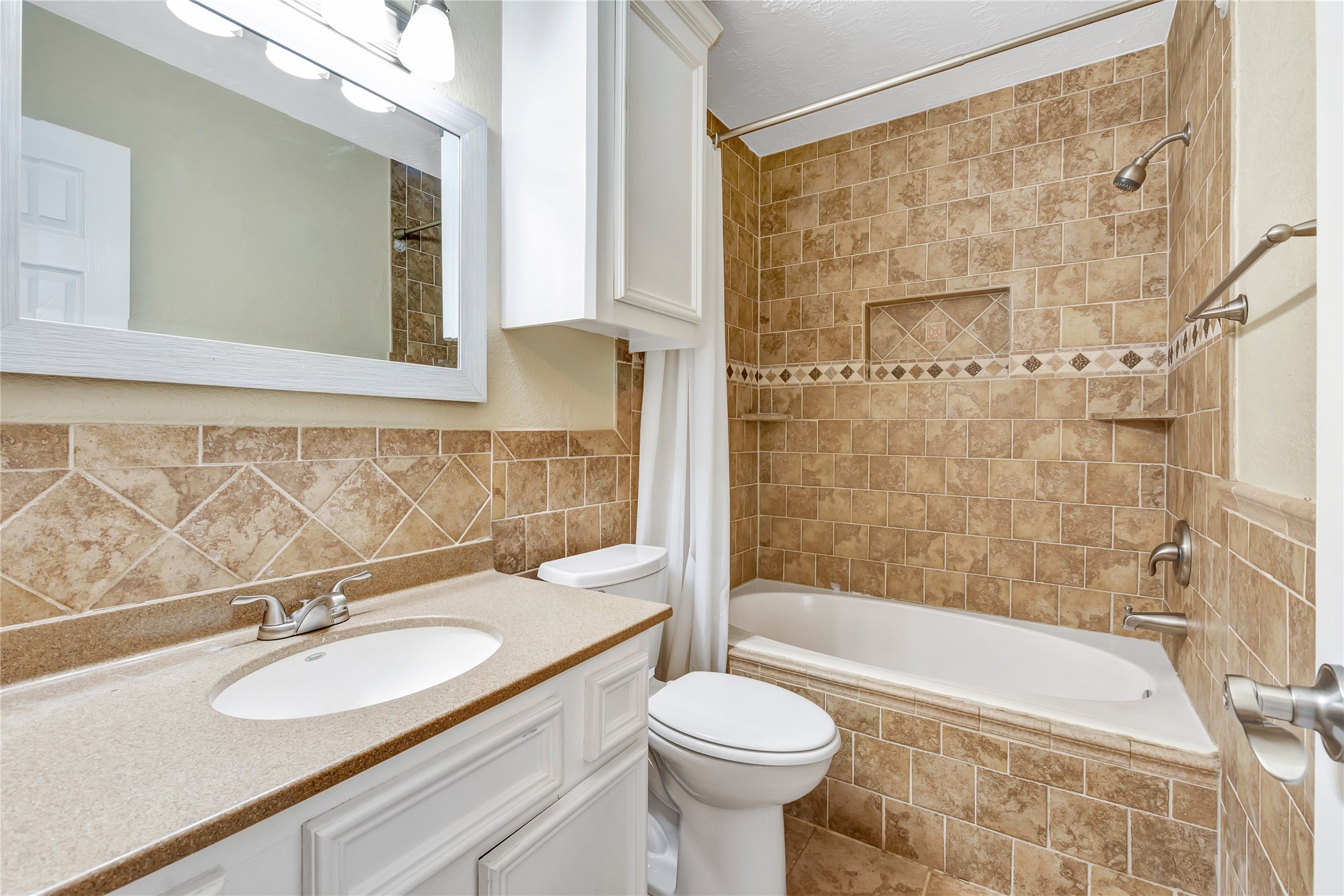 17018 Dusty Mill Drive W Property Photo 6