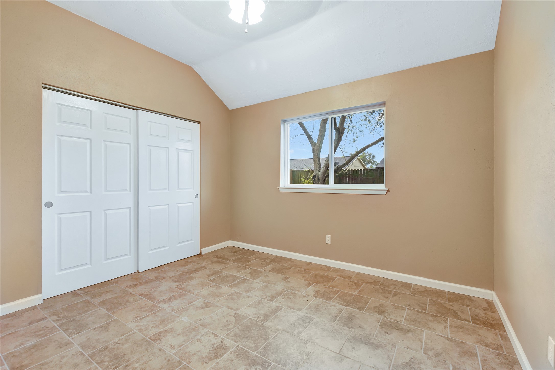 17018 Dusty Mill Drive W Property Photo 7