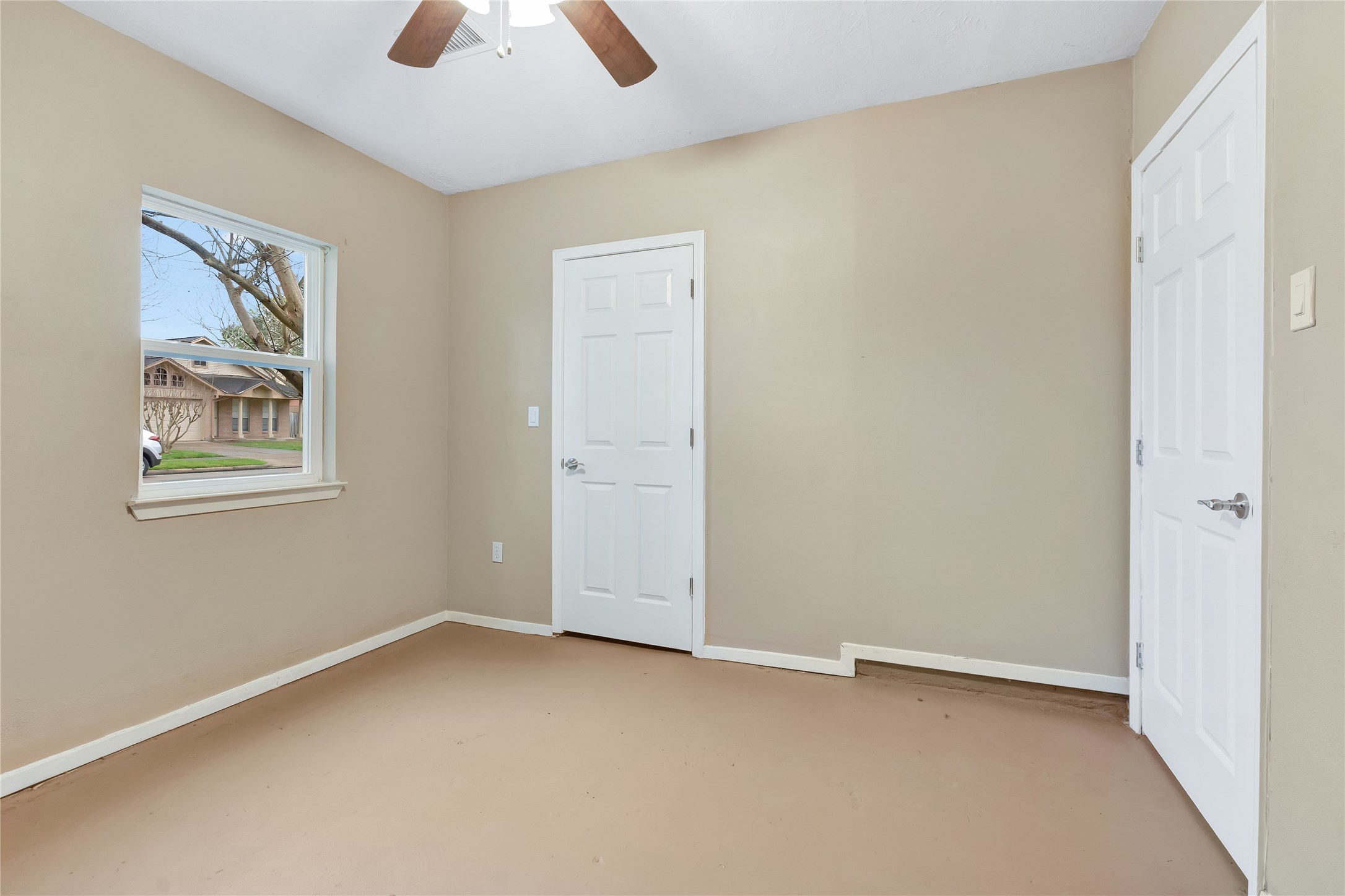 17018 Dusty Mill Drive W Property Photo 9