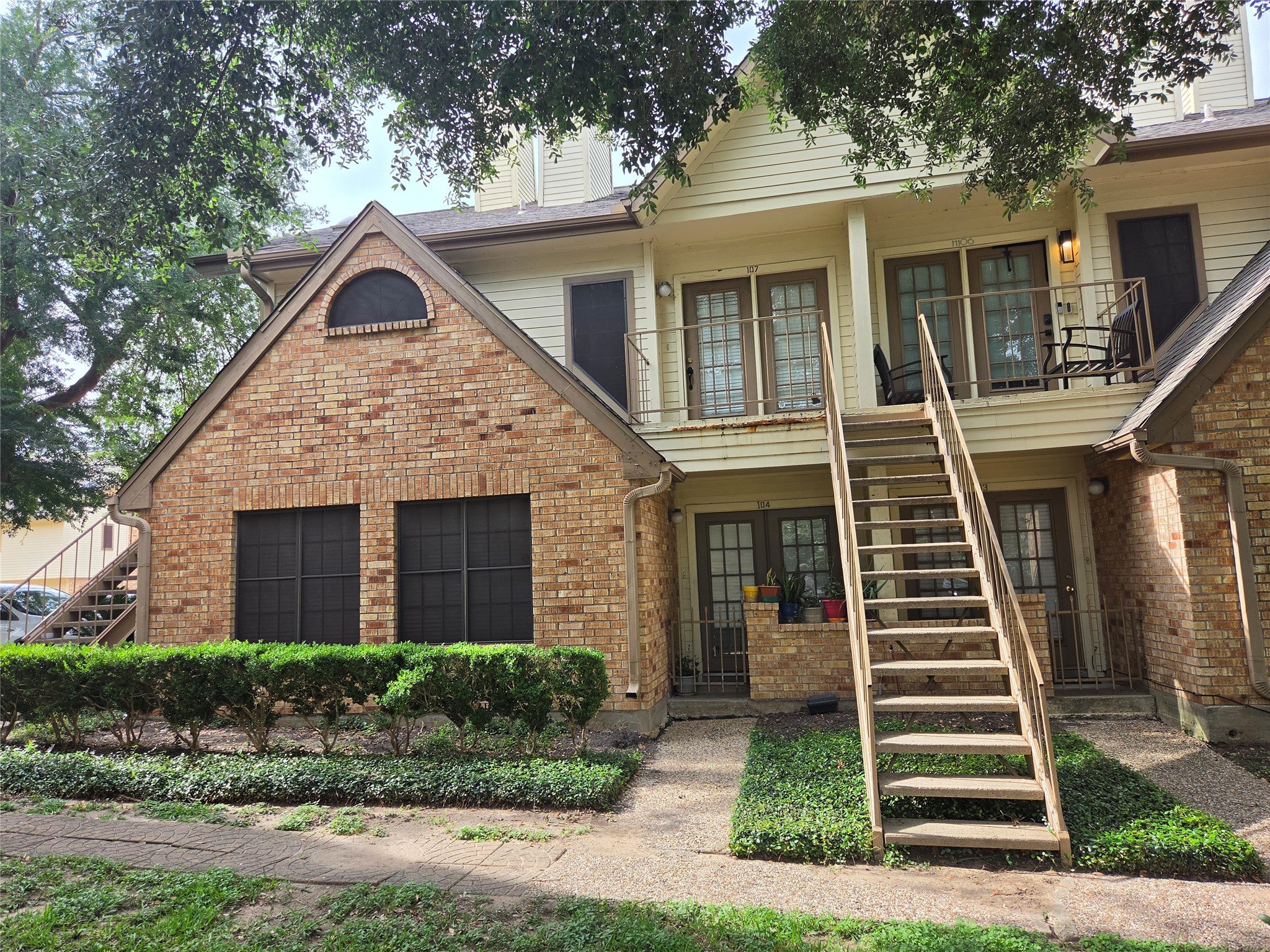 2425 Holly Hall Street 107 Property Photo 1