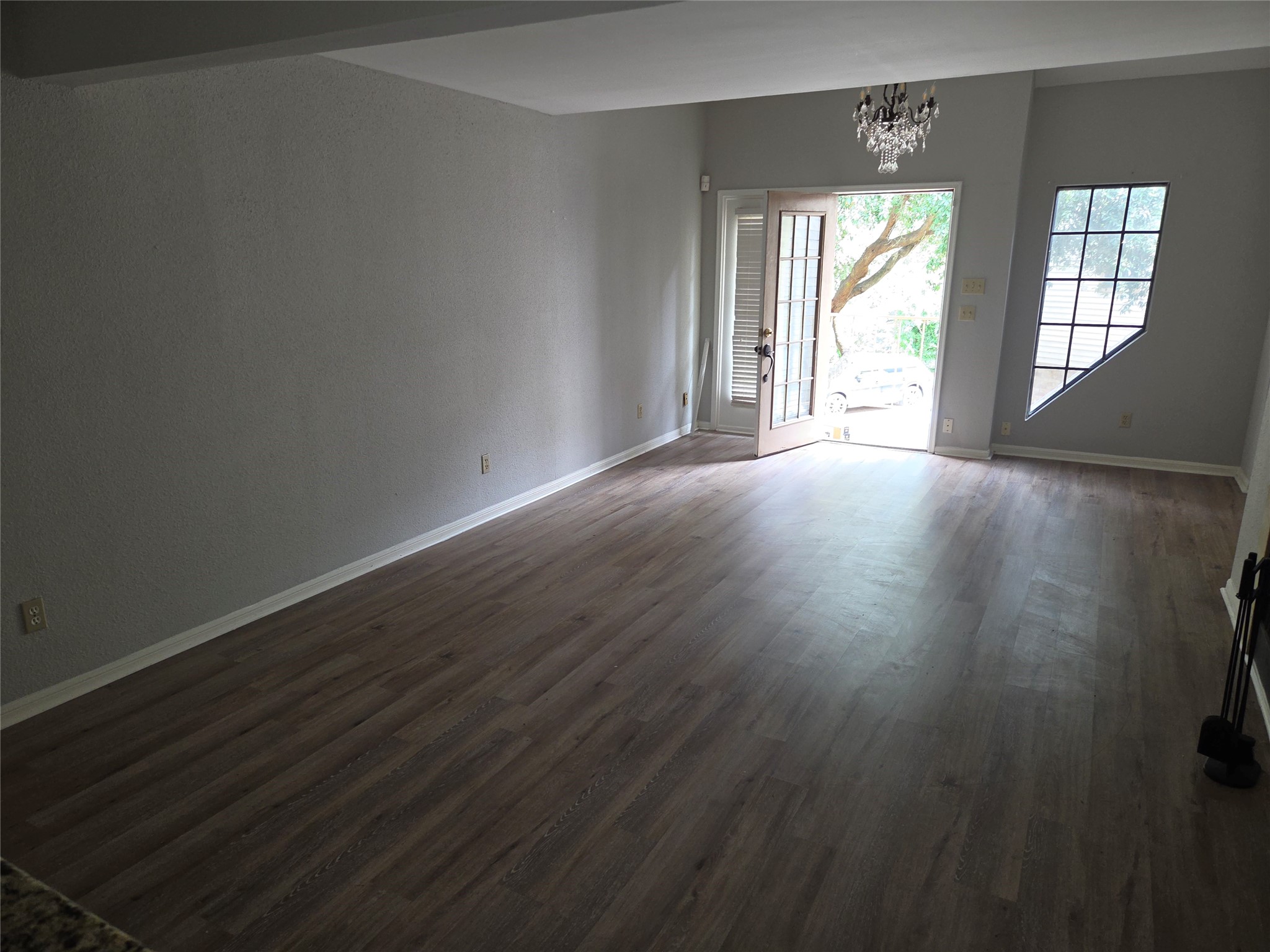 2425 Holly Hall Street 107 Property Photo 10
