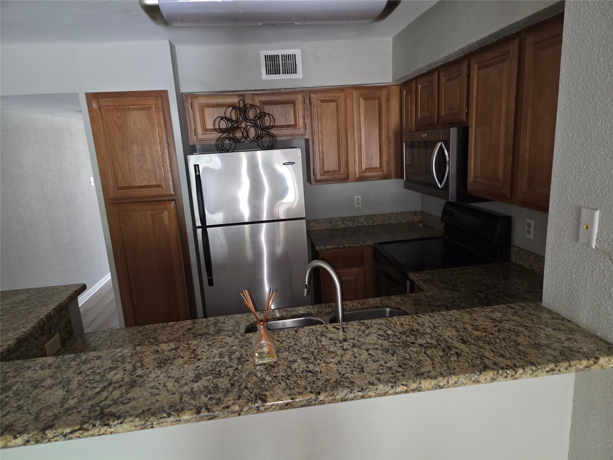 2425 Holly Hall Street 107 Property Photo 13