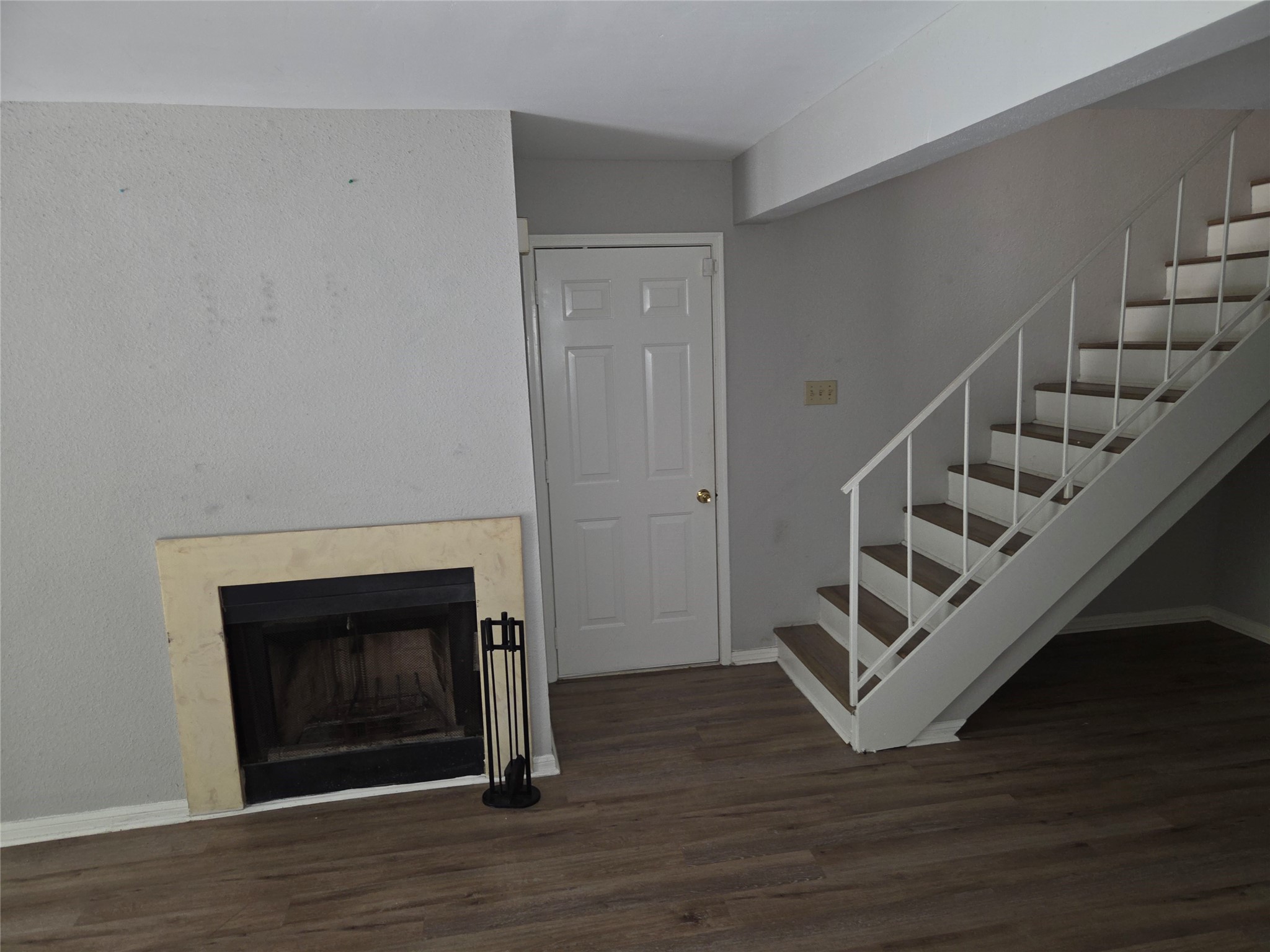 2425 Holly Hall Street 107 Property Photo 17
