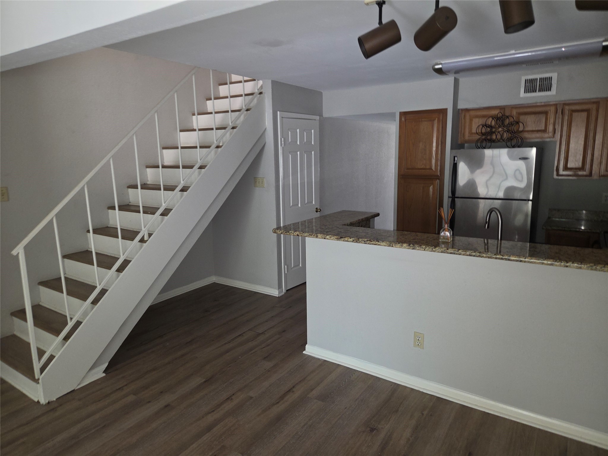 2425 Holly Hall Street 107 Property Photo 20