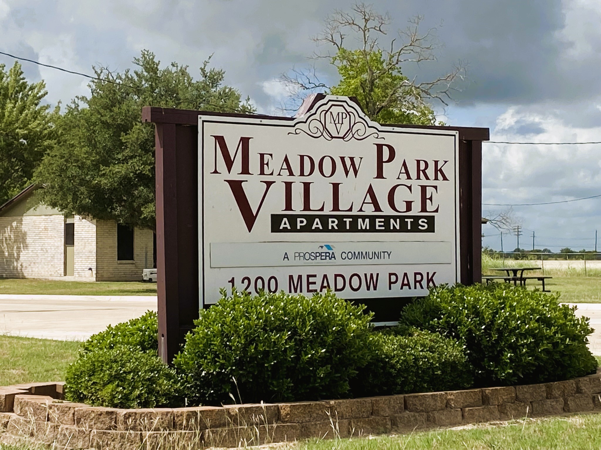 1200 Meadow Park Property Photo 2