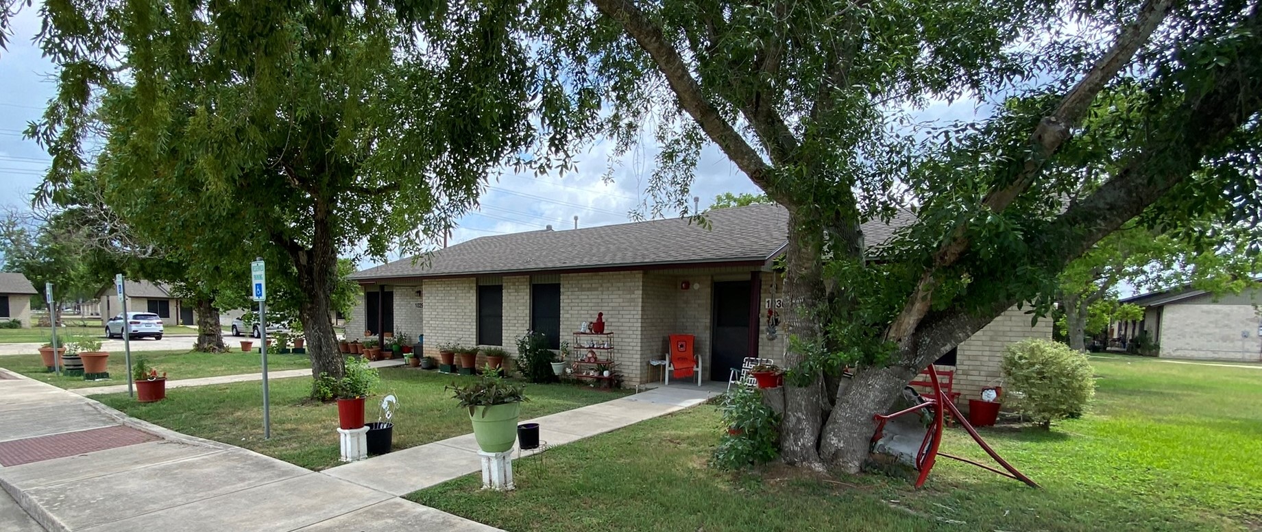1200 Meadow Park Property Photo 5