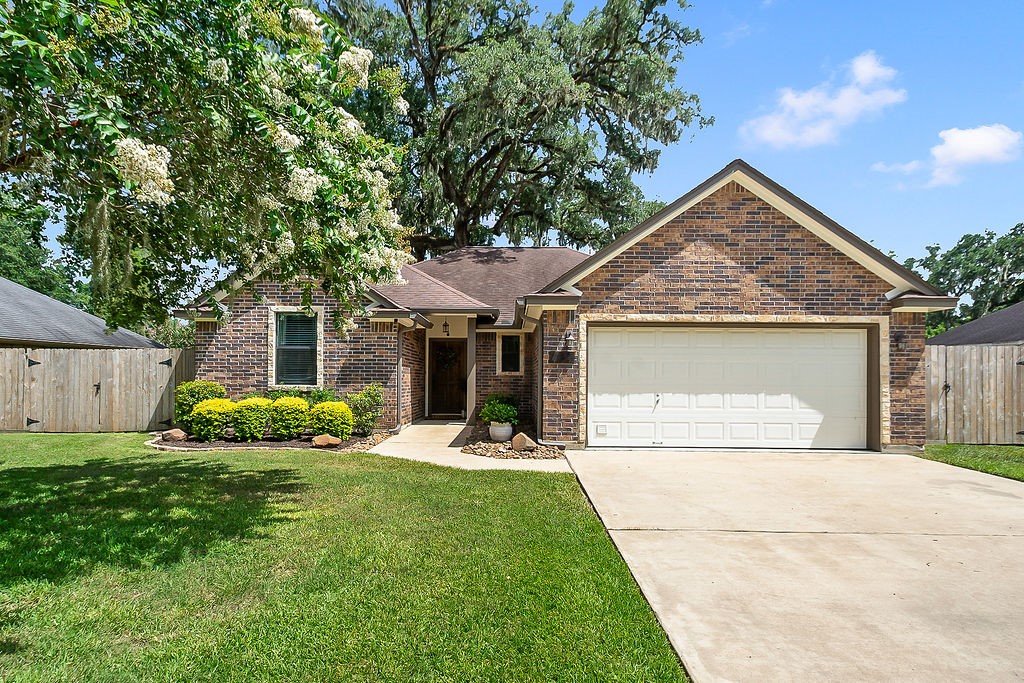 235 Wentworth Drive Property Photo 1