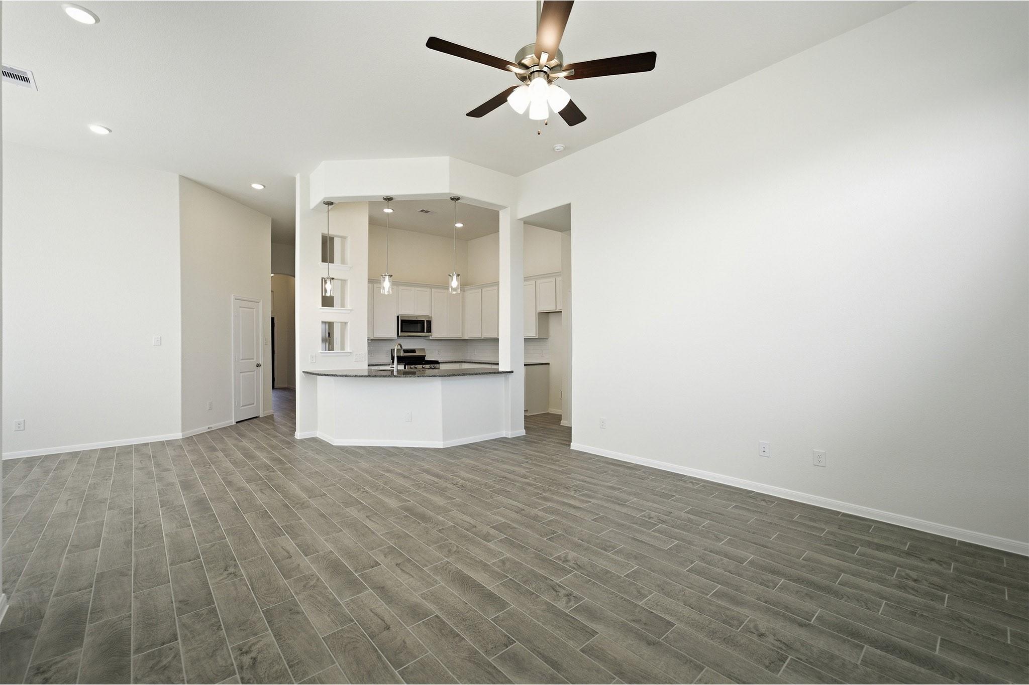 8635 Jade Hill Drive Property Photo 14
