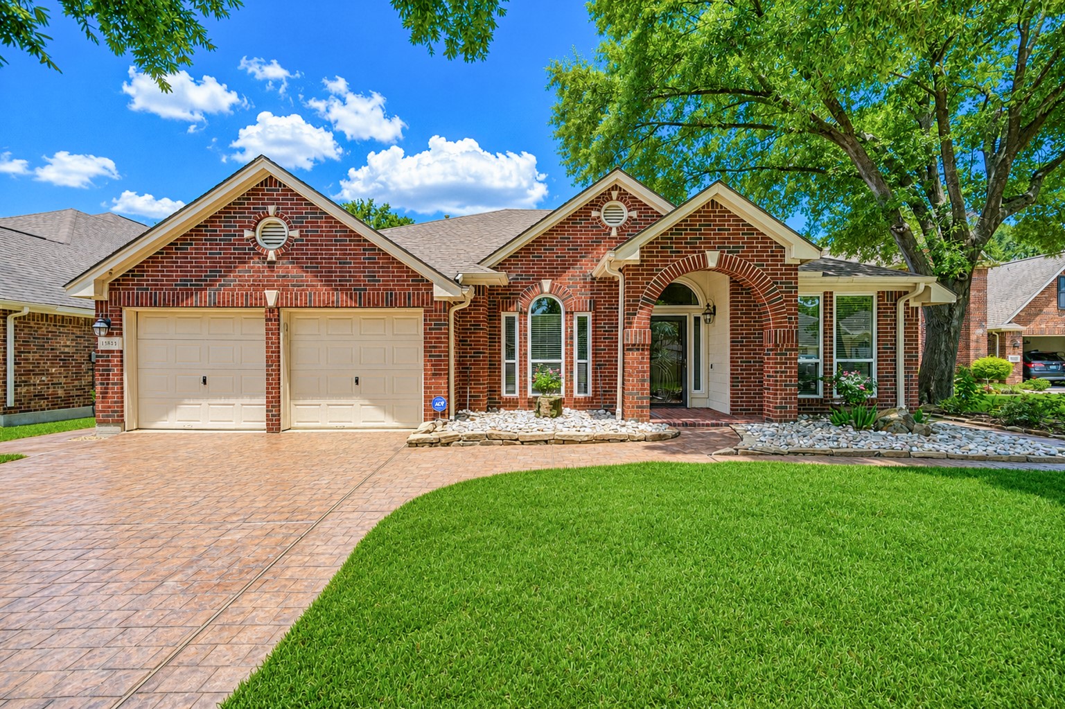15831 Laurel Cove Cove Property Photo 1
