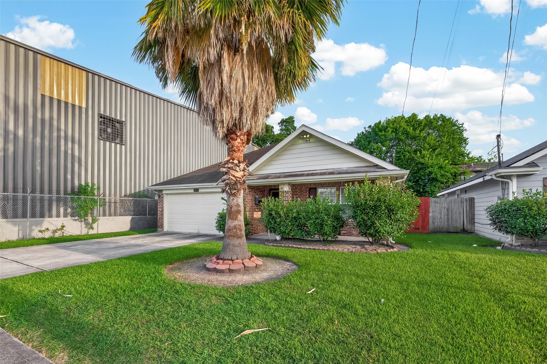 3710 Mcgowen Street Property Photo 4