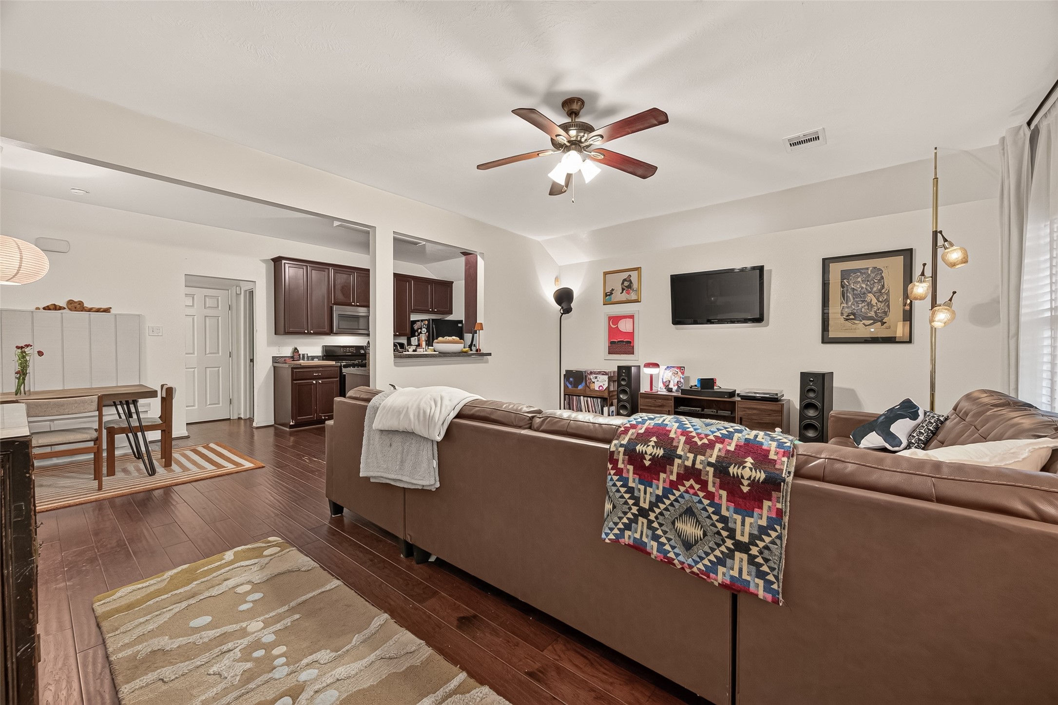 3710 Mcgowen Street Property Photo 6