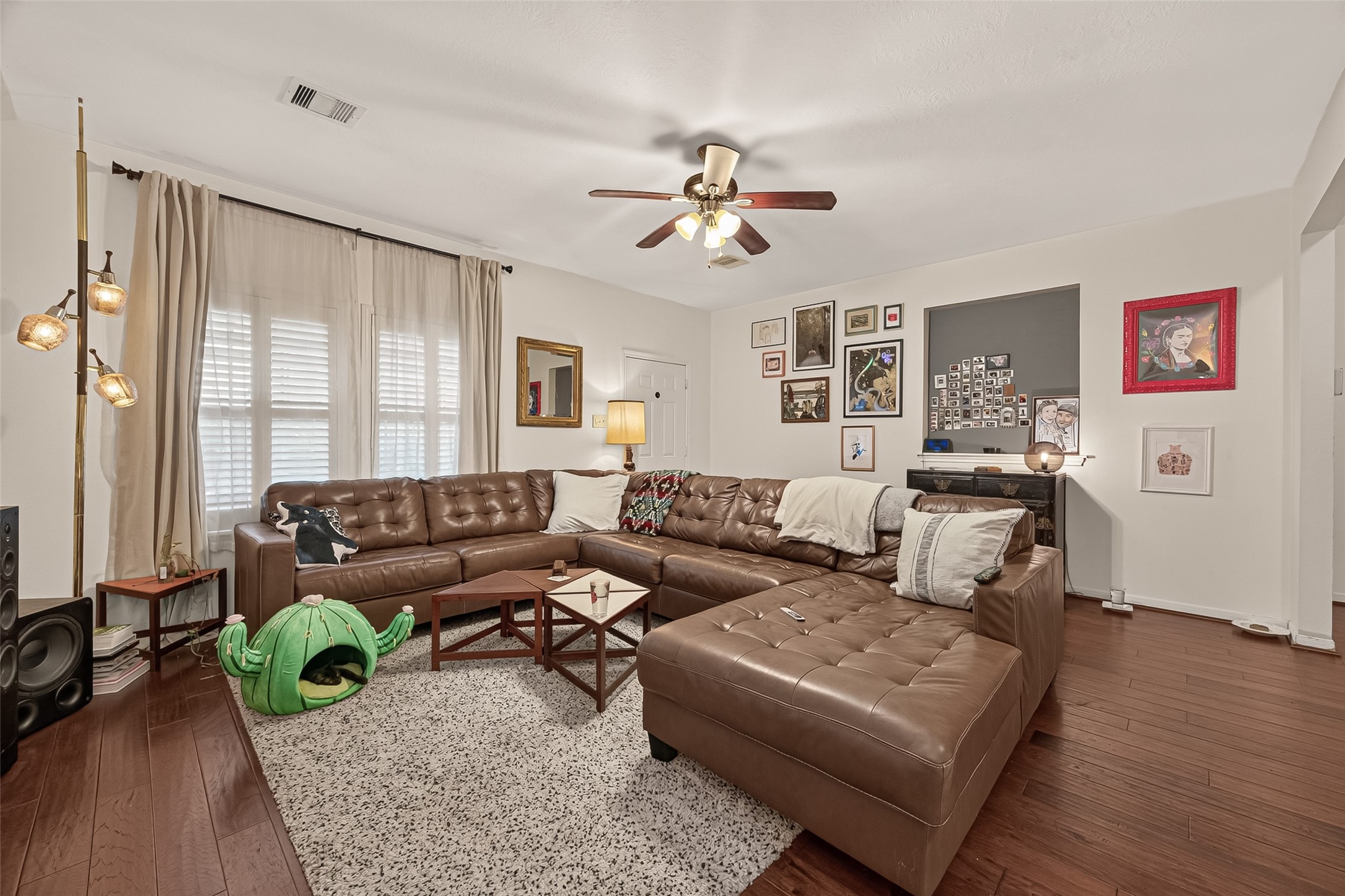 3710 Mcgowen Street Property Photo 8