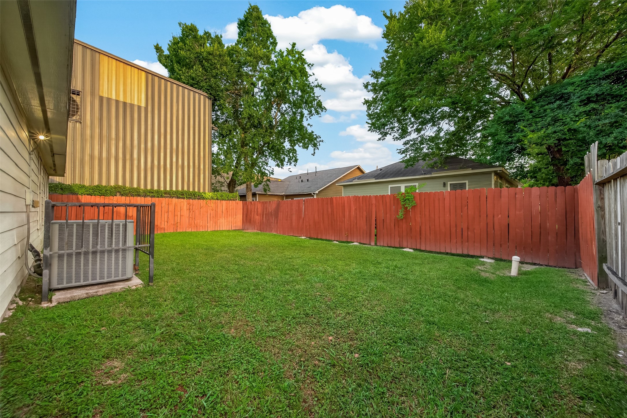 3710 Mcgowen Street Property Photo 28