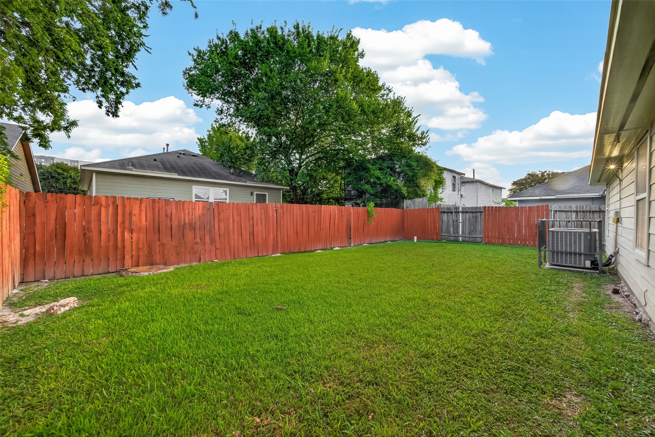 3710 Mcgowen Street Property Photo 31