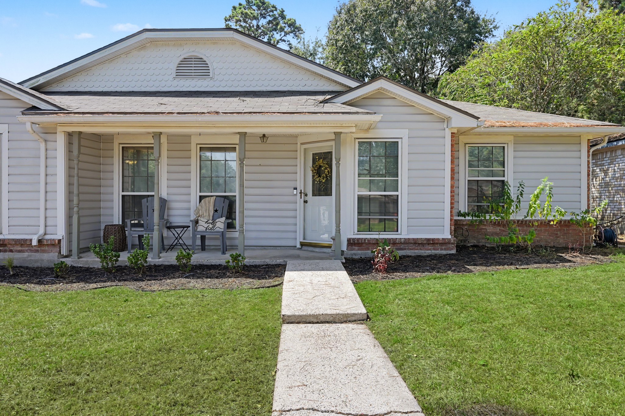25103 Thrushwood Lane Property Photo 4