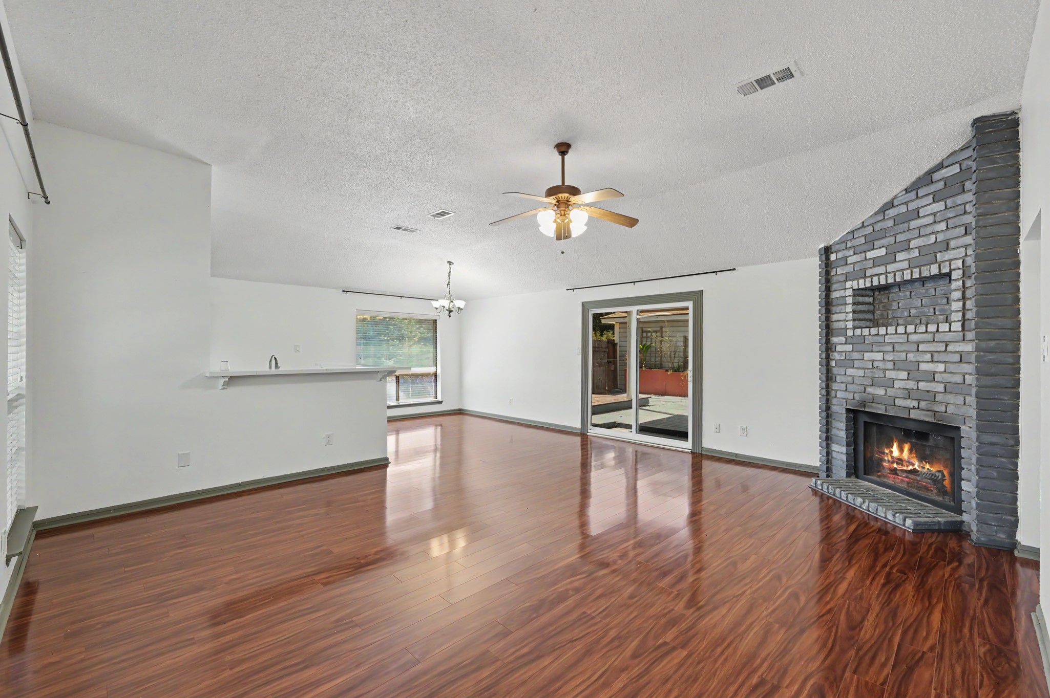 25103 Thrushwood Lane Property Photo 6