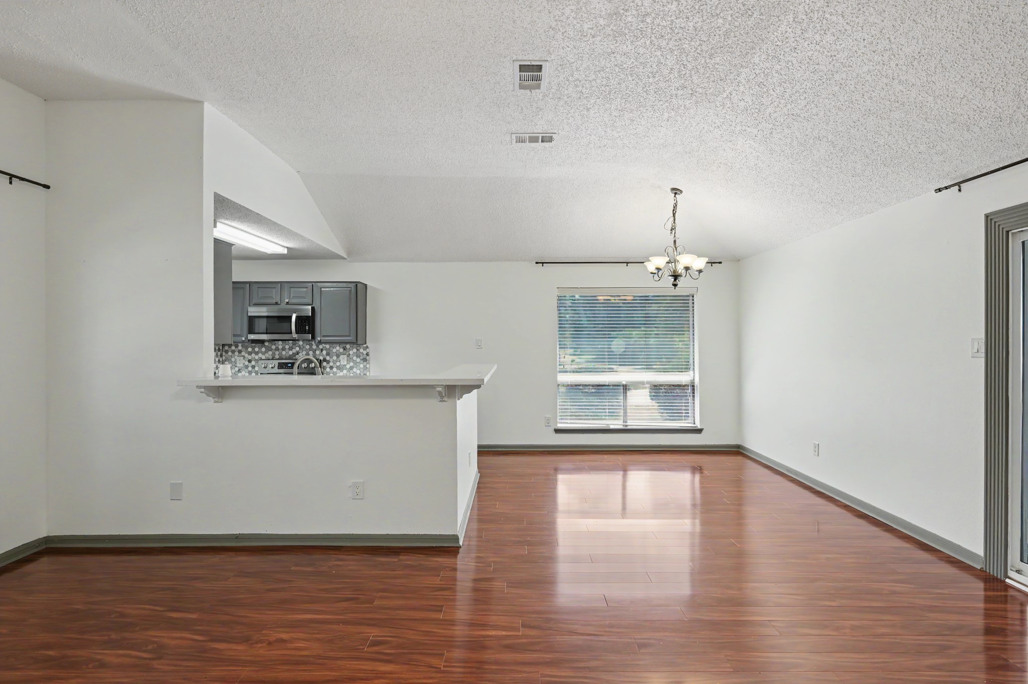 25103 Thrushwood Lane Property Photo 10