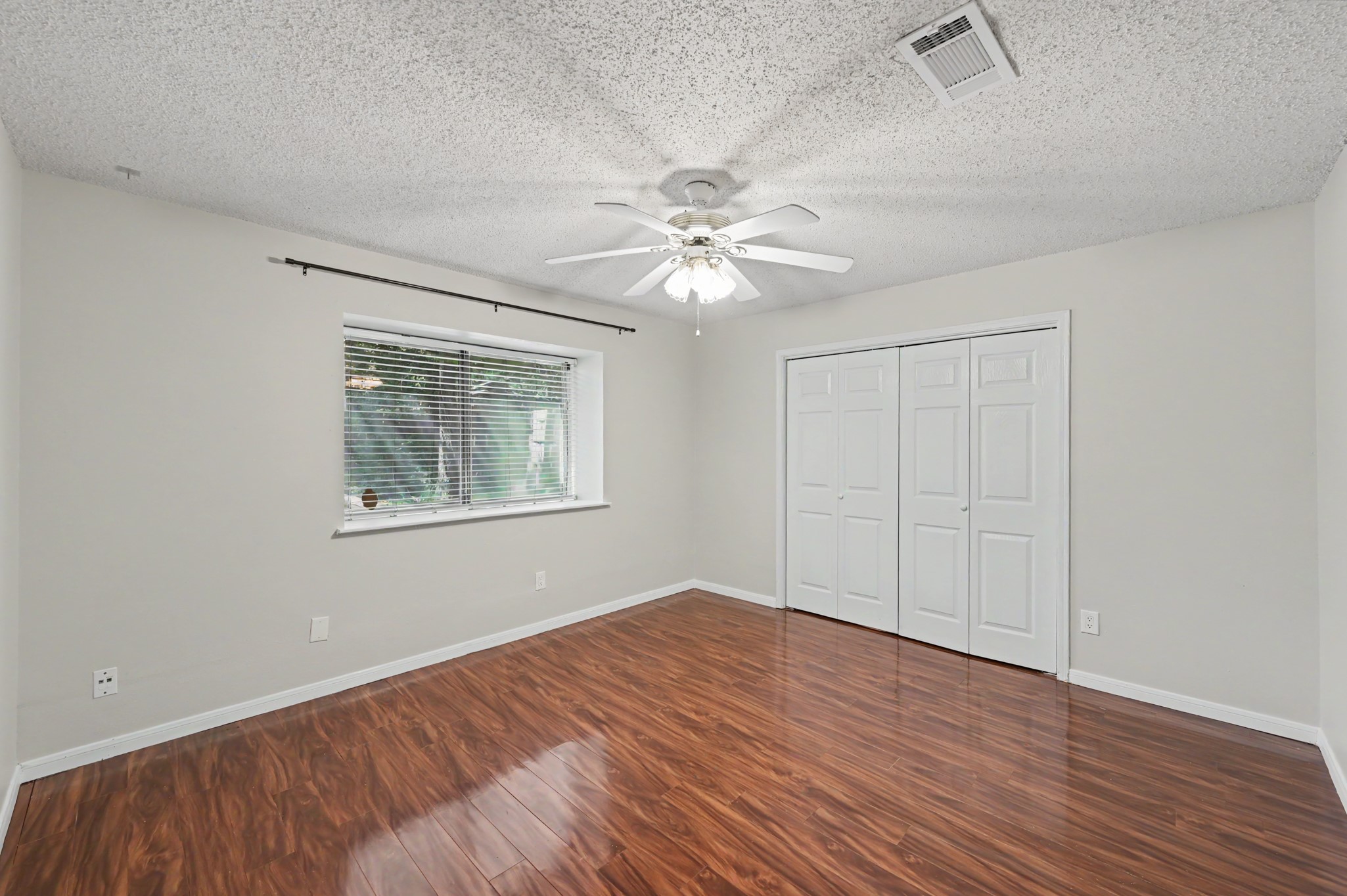 25103 Thrushwood Lane Property Photo 15