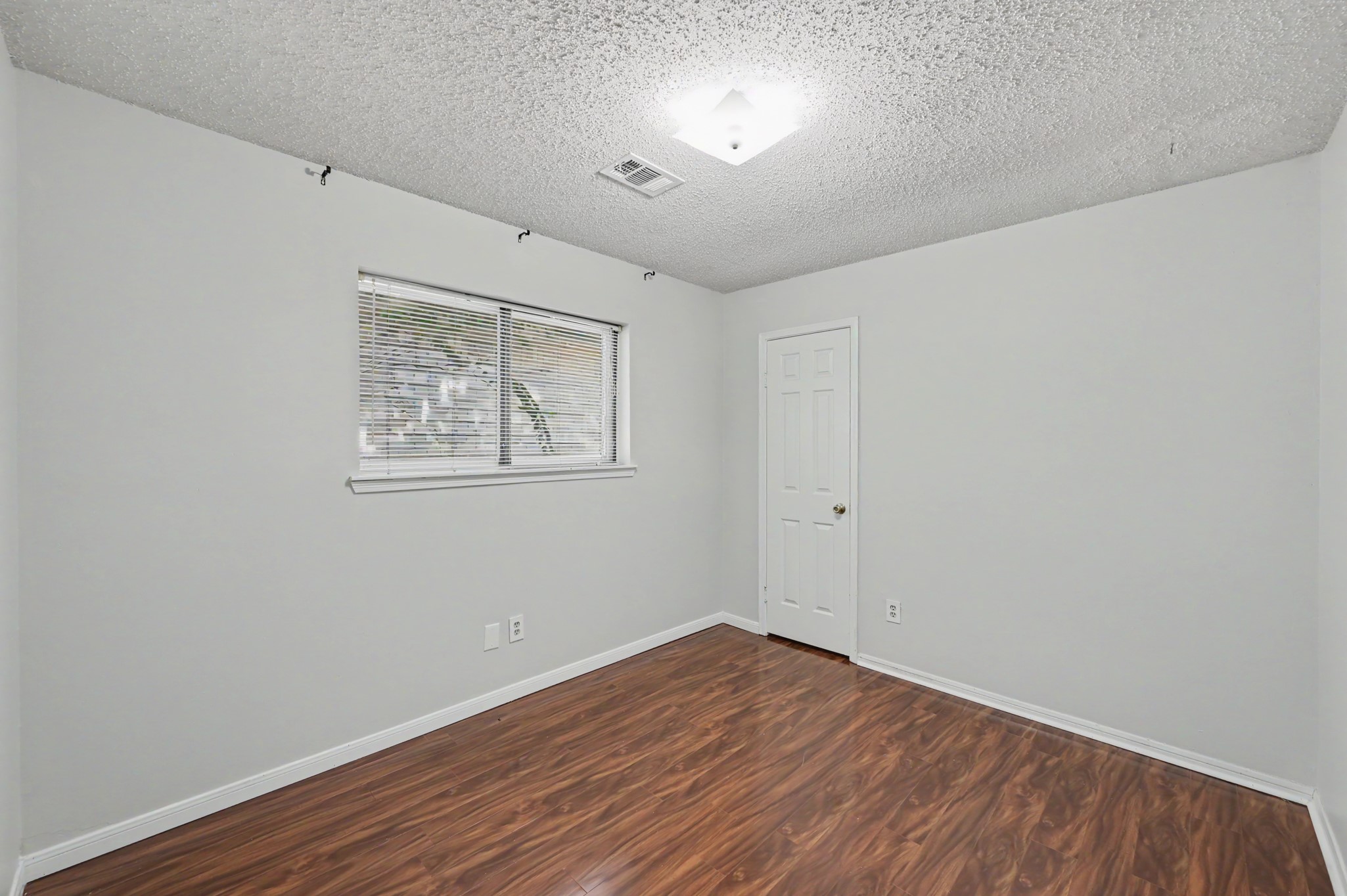25103 Thrushwood Lane Property Photo 19