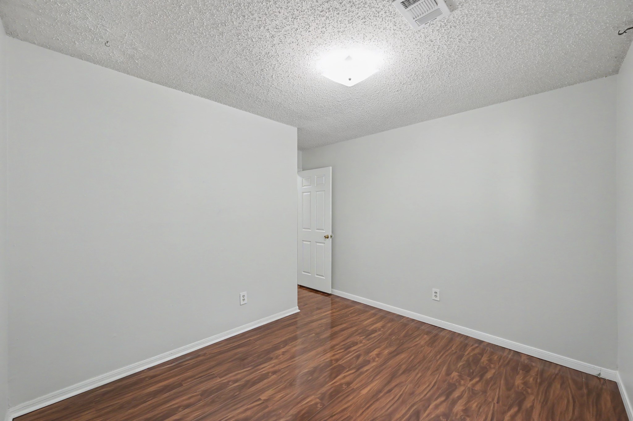 25103 Thrushwood Lane Property Photo 20