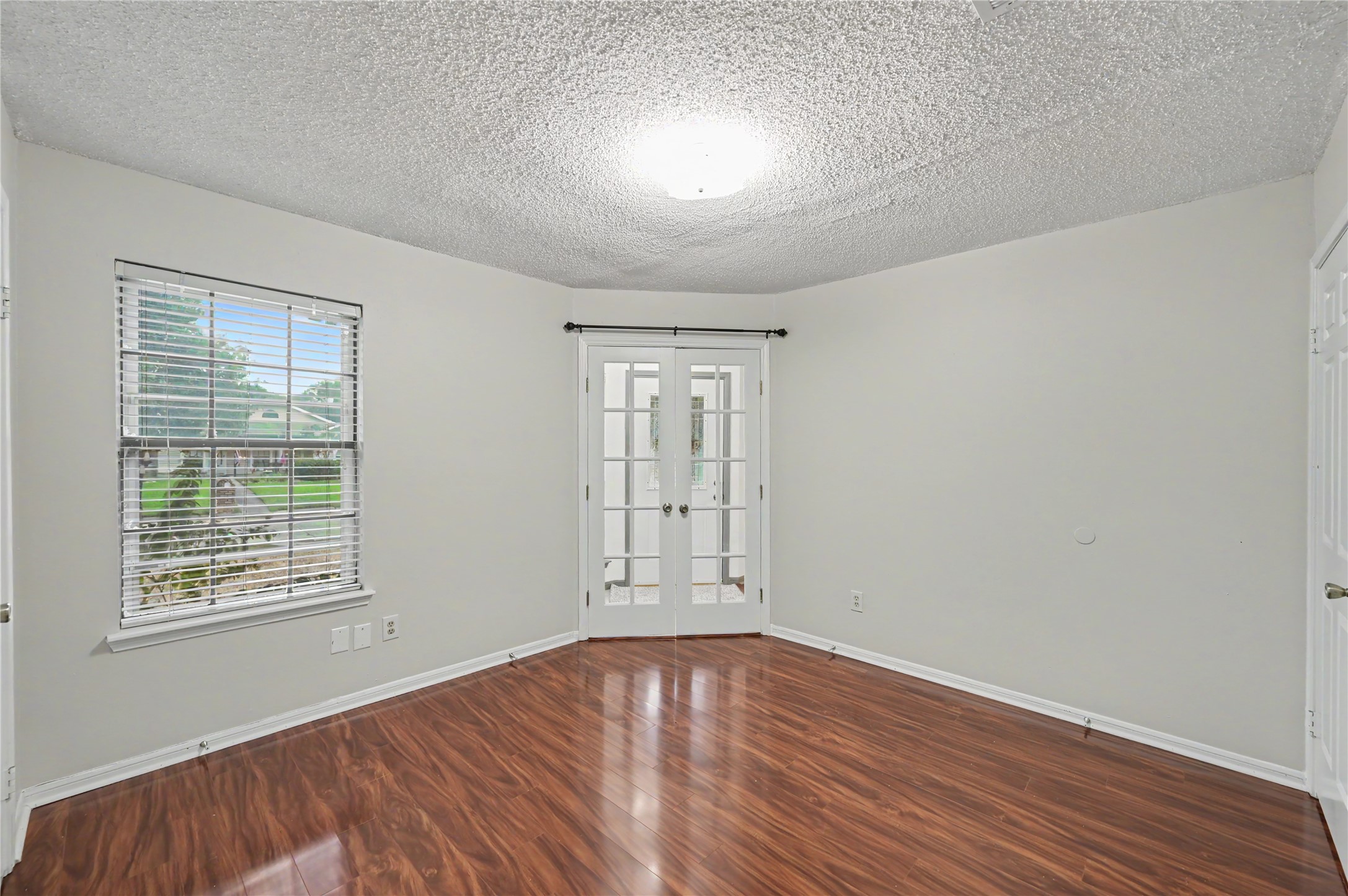 25103 Thrushwood Lane Property Photo 22