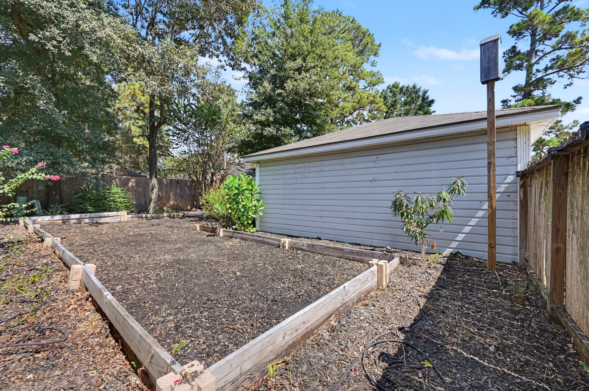 25103 Thrushwood Lane Property Photo 29