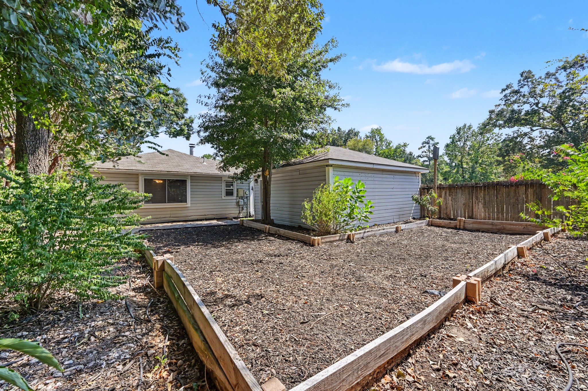 25103 Thrushwood Lane Property Photo 30