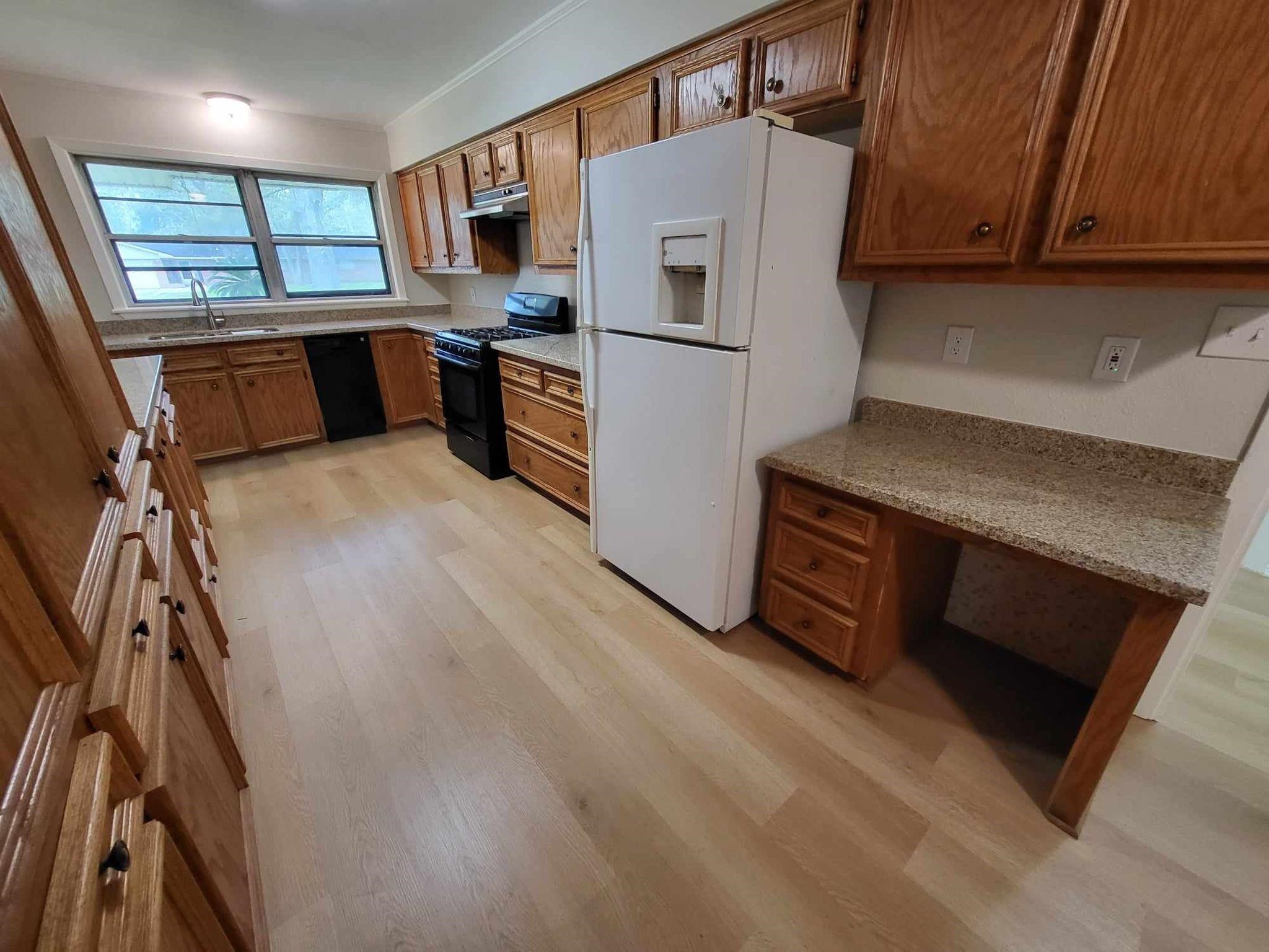 706 Maple St Property Photo 8