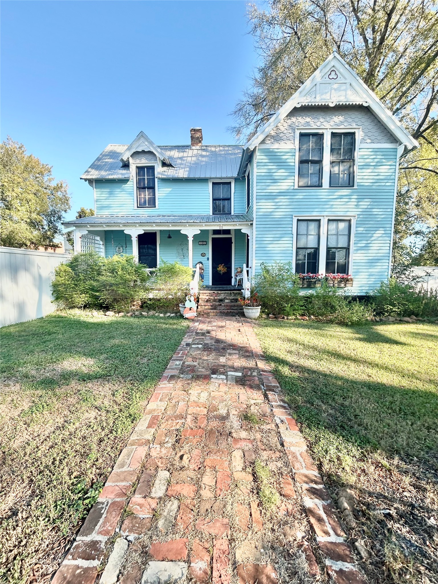 111 S Masonic Street Property Photo 2