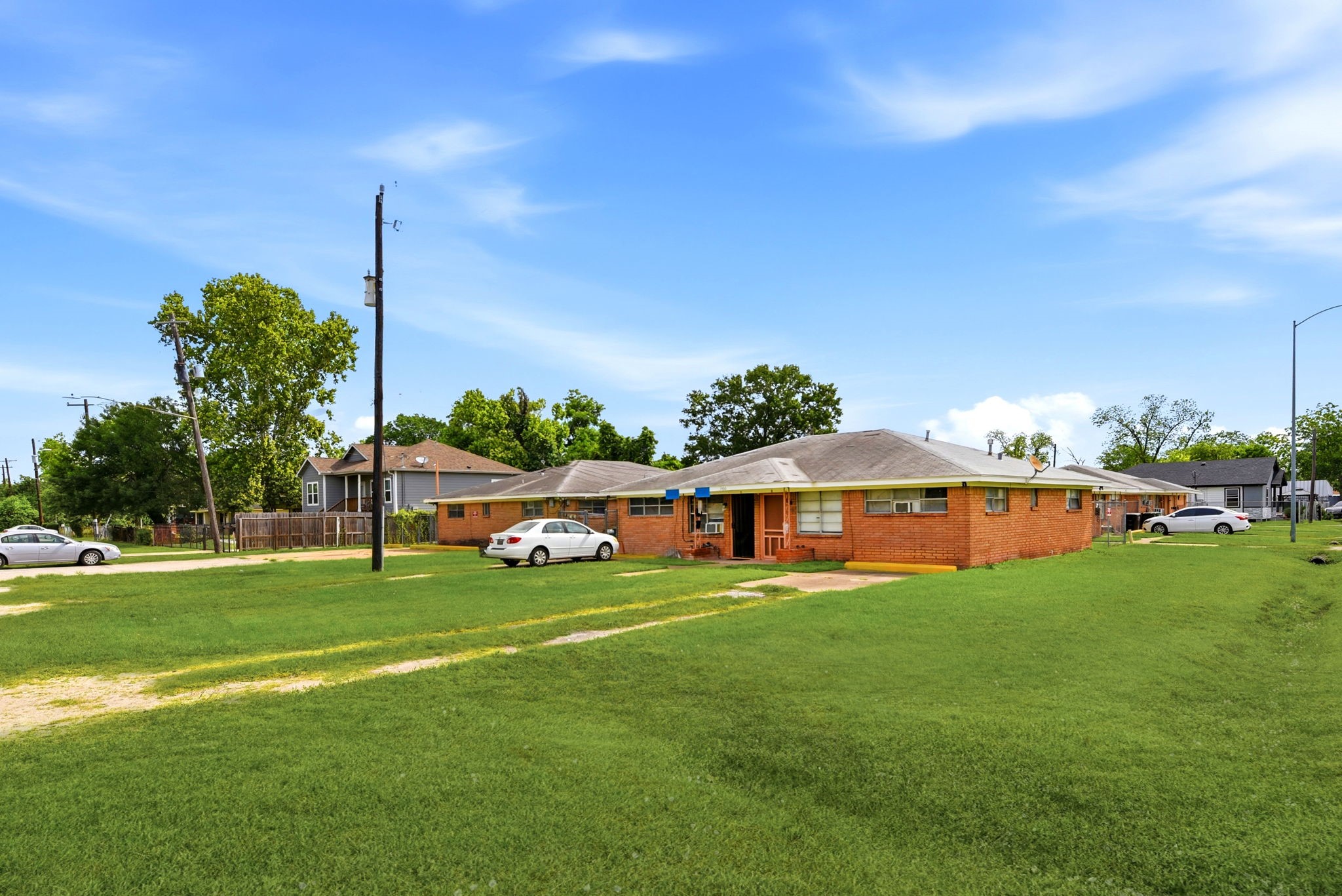 3406 E Lockwood Drive 1 Property Photo 2