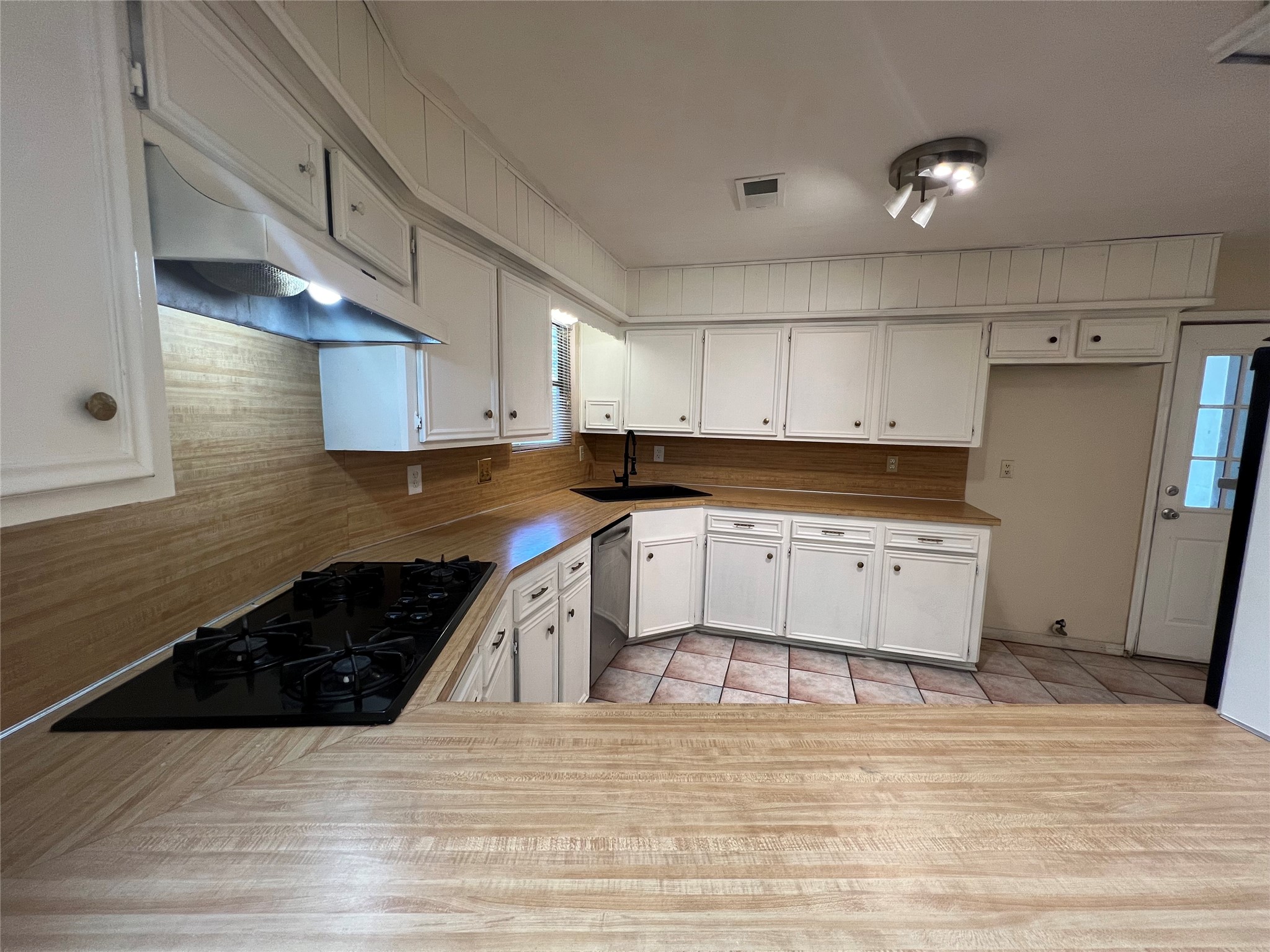 6630 Trigate Drive Property Photo 14